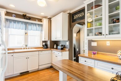 110_Reeves_Court-14