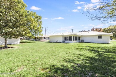 3-web-or-mls-503 E Broussard-14