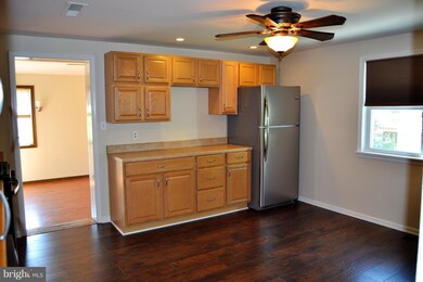 1916 Victory Dr, Halethorpe, MD 21227 - photo 3