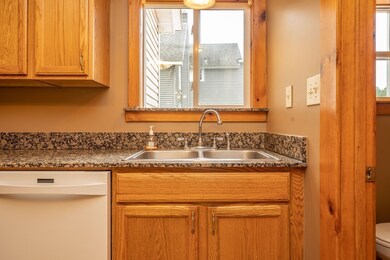 15 Melvin St, Chicopee, MA 01013 - photo 4