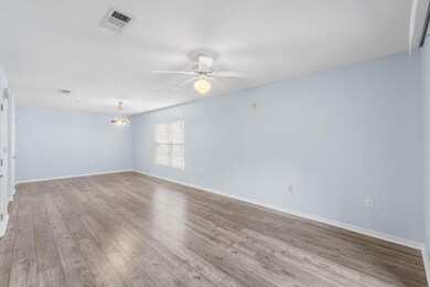 4274 Calinda Ln unit 221, Niceville, FL 32578 - photo 6