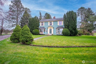 Such a charming farm house!
