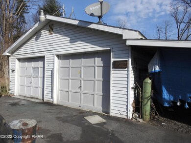 8623 Rextown Rd, Slatington, PA 18080 - photo 3
