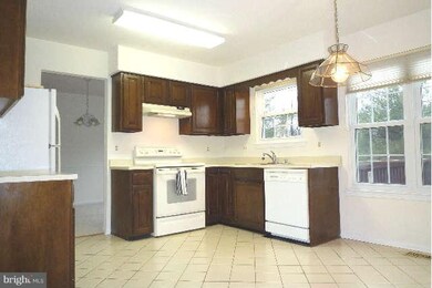 2994 Emerald Chase Dr, Herndon, VA 20171 - photo 7