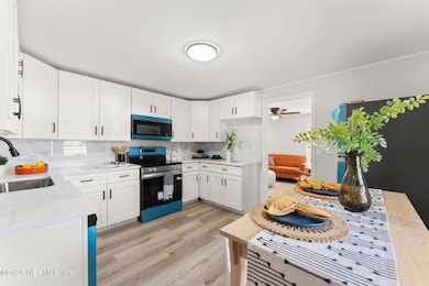 8146 Hammond Blvd, Jacksonville, FL 32220 - photo 5