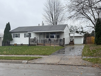 160 Locust Dr, Fairborn, OH 45324 - photo 4