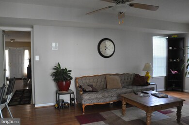 122 Penwick Cir, Frederick, MD 21702 - photo 3