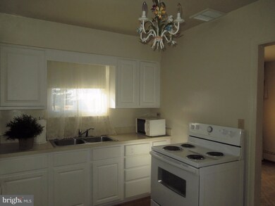 560 E G St, Purcellville, VA 20132 - photo 5
