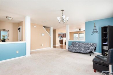 Entry way and open floor plan - This room can be u