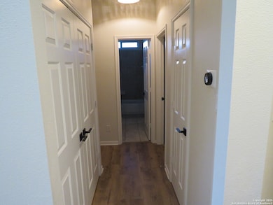 137 Conway Castle Dr, New Braunfels, TX 78130 - photo 5