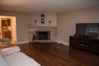 745 N Broad St, Griffith, IN 46319 - photo 5