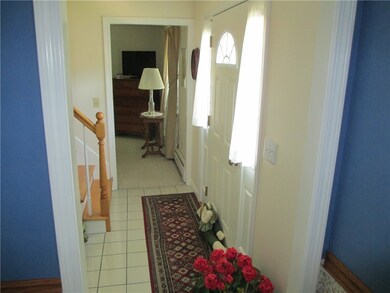 30 Tomahawk Cir, Saunderstown, RI 02874 - photo 2