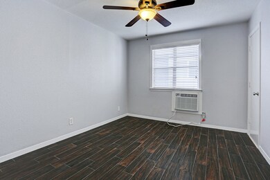 2023 Huldy St unit 10, Houston, TX 77019 - photo 6