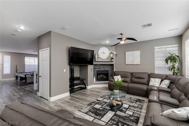 Family Room w/ Gas Fireplace