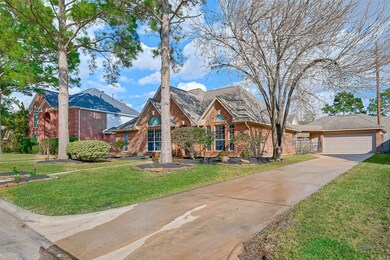 Detached garage with long drive way.
