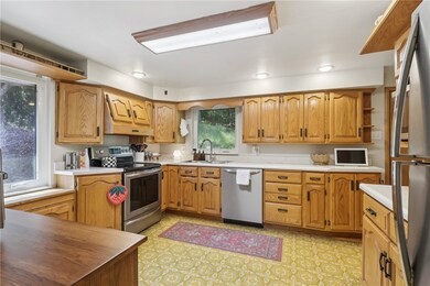 4983 Simmons Cir, Export, PA 15632 - photo 5