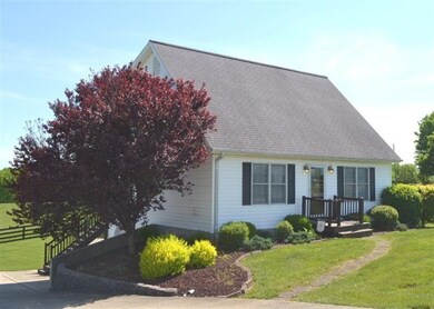 1935 Oakland Ln, Harrodsburg, KY 40330 - photo 2