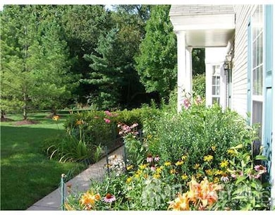 13 Lee Ct, Plainsboro, NJ 08536 - photo 4