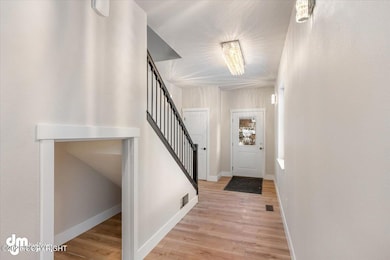 04-Main Entry-Stairs_SLS_-5067