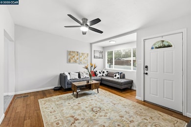 31 Adelaide Dr, Martinez, CA 94553 - photo 5