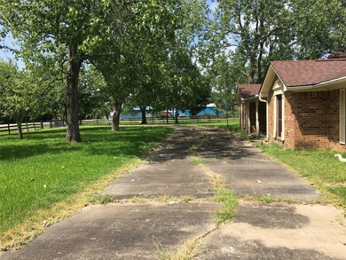 4577 County Road 305a, Alvin, TX 77511 - photo 6