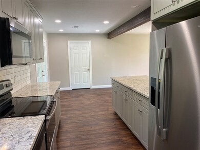 1720 S Park Dr, Alvin, TX 77511 - photo 7