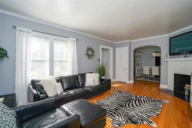 726 W 9th St S, Newton, IA 50208 - photo 2