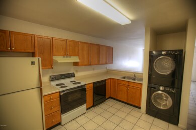 218 W Roger Rd unit 2, Tucson, AZ 85705 - photo 2