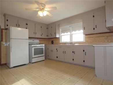 55 Holland St, Cranston, RI 02920 - photo 3