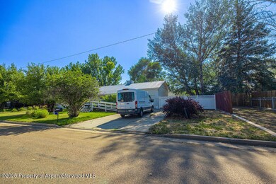558 Steele St, Craig, CO 81625 - photo 5