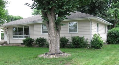 1512 E 3rd Ave, Mitchell, SD 57301 - photo 2