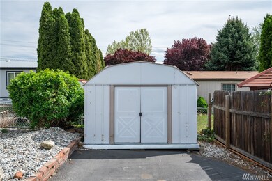 1748 S Kent Plaza, East Wenatchee, WA 98802 - photo 3