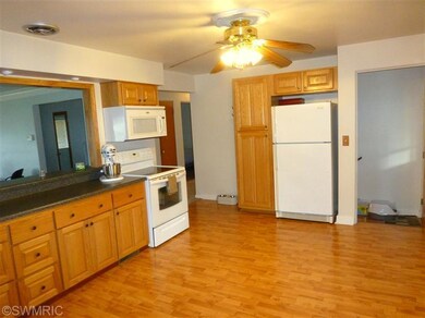 701 Amity St, Lowell, MI 49331 - photo 6