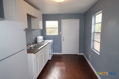 713 W Avenue B, Copperas Cove, TX 76522 - photo 2