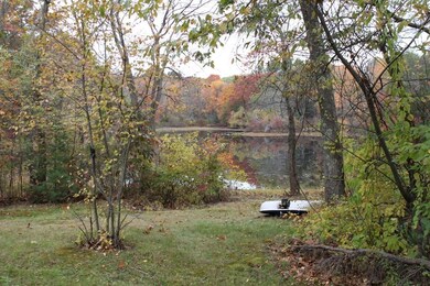 9 Mansfield Dr, Millville, MA 01529 - photo 6