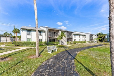 1006 Green Pine Blvd unit 61, West Palm Beach, FL 33409 - photo 2