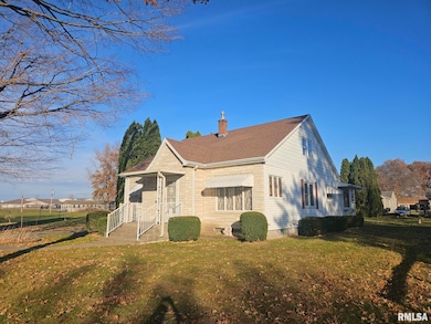 918 Seminary St, Wilton, IA 52778 - photo 3