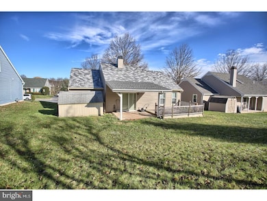 1017 Rill Rd, Reading, PA 19606 - photo 4