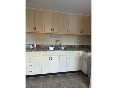 29 Lyndon St, Concord, NH 03301 - photo 2