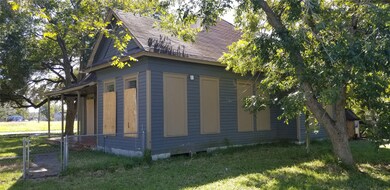 2216 Peach Ave, Bay City, TX 77414 - photo 3