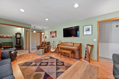 1367 Wauchope Dr, Elgin, IL 60123 - photo 6