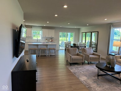 982 Independence Dr, Edinburgh, IN 46124 - photo 5