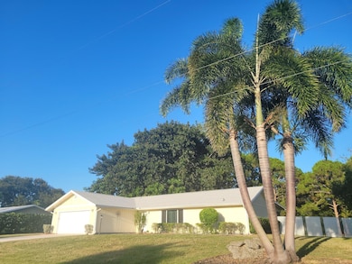 2913 SE Darien Rd, Port Saint Lucie, FL 34952 - photo 2