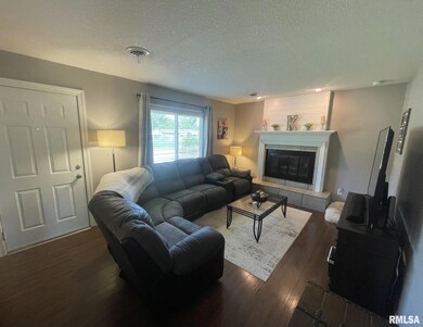 7503 Cedar St, Davenport, IA 52806 - photo 2