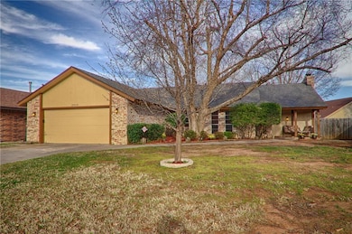 2016 Mackenzie Way, Yukon, OK 73099 - photo 2