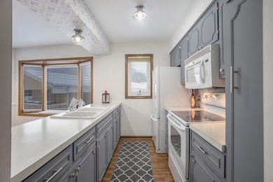 932 Village Ln unit 52, Jenison, MI 49428 - photo 6