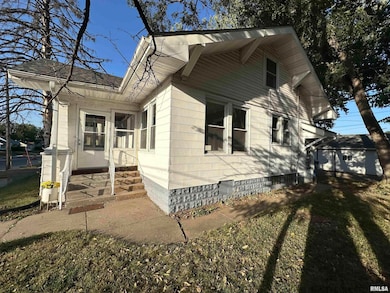 2215 Grand Ave, Davenport, IA 52803 - photo 3