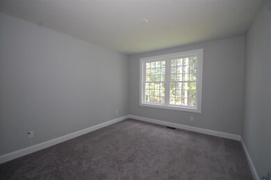 4 Crab Tree Ct unit 30, MerriMacK, NH 03054 - photo 3