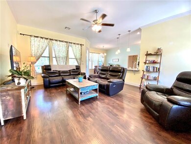 Large Living w/ Plenty Natural Light