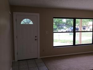 Entry_living area